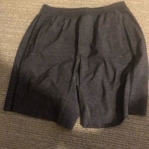 Lulu lemon men’s Pace Breaker Short 9" 
Liner